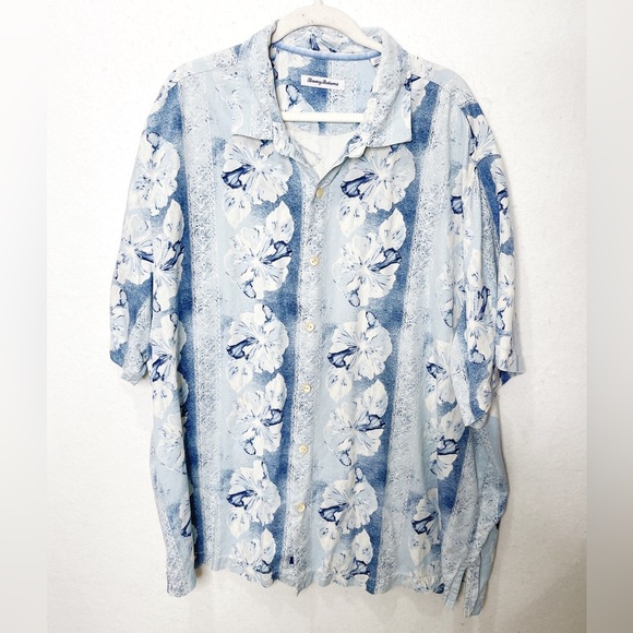 Tommy Bahama 100% Silk Hibiscus Heights Scandia Blue Hawaiian Short Sleeve Shirt - Picture 1 of 7